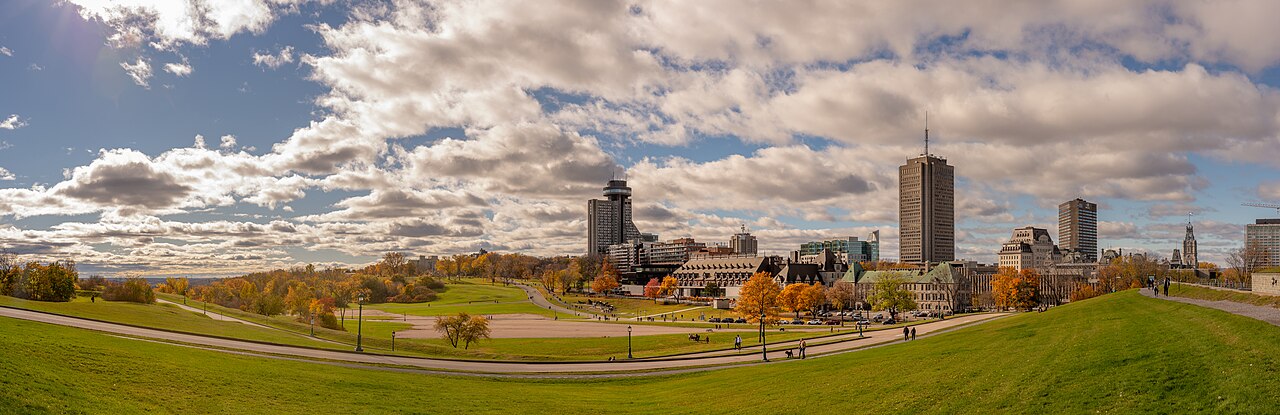 Panorama de Québec depuis le fleuve Saint-Laurent